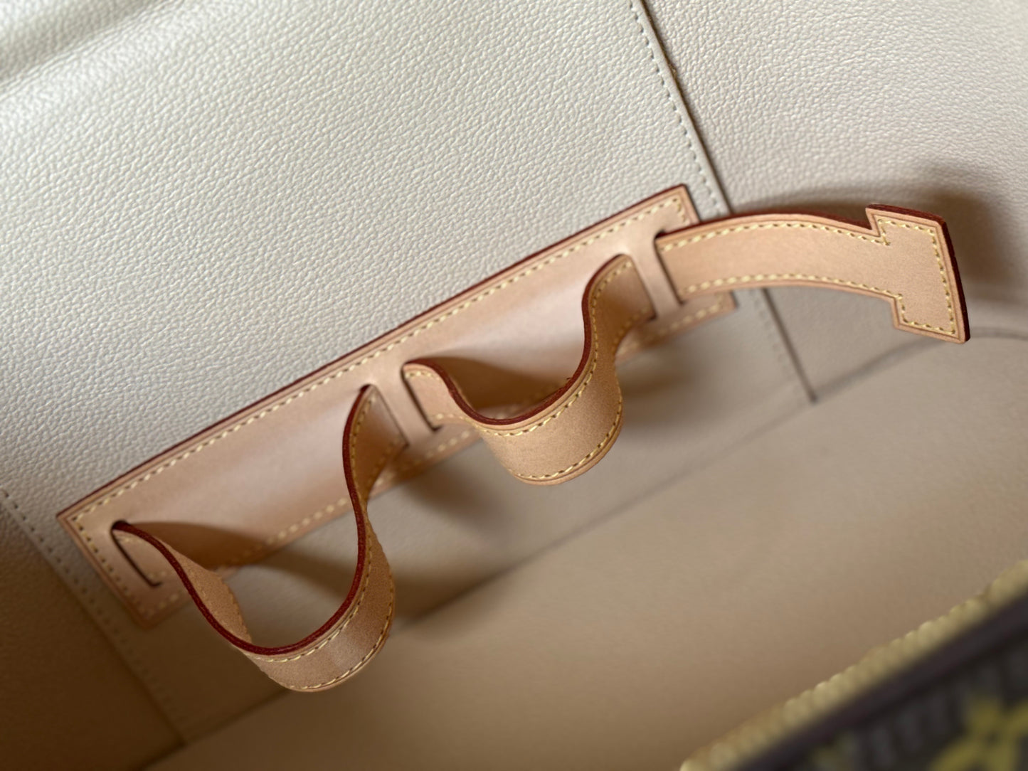 LV Nice Vanity Train Case