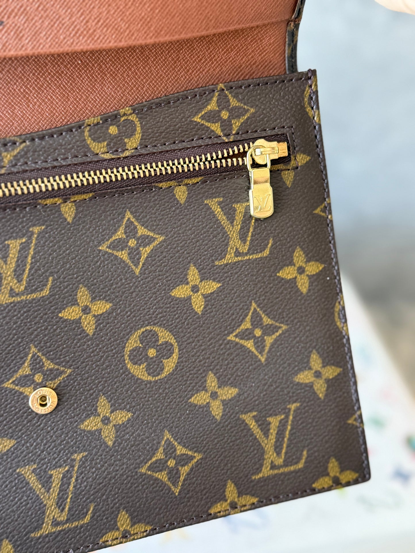 LV Rabat 23 Clutch