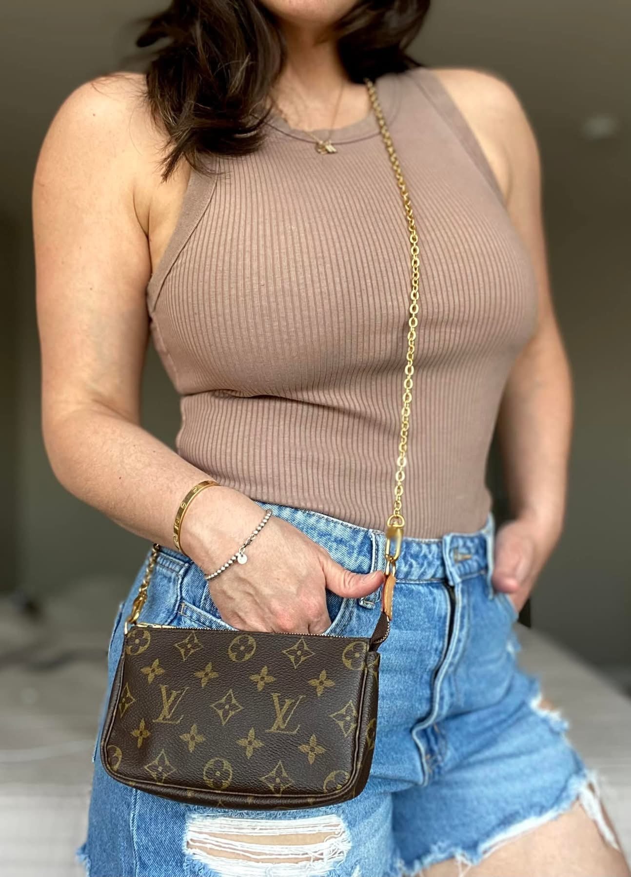 LV Bucket Pochette