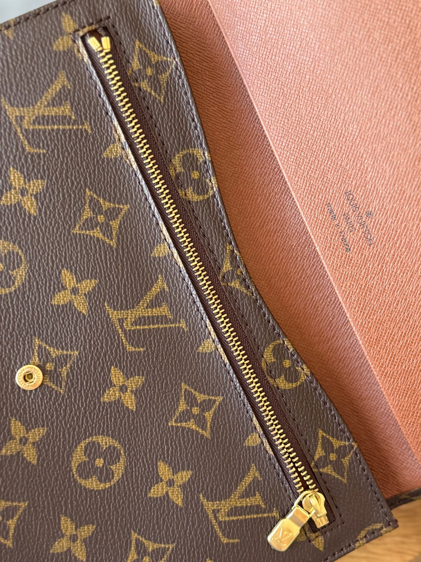 LV Rabat 23 Clutch