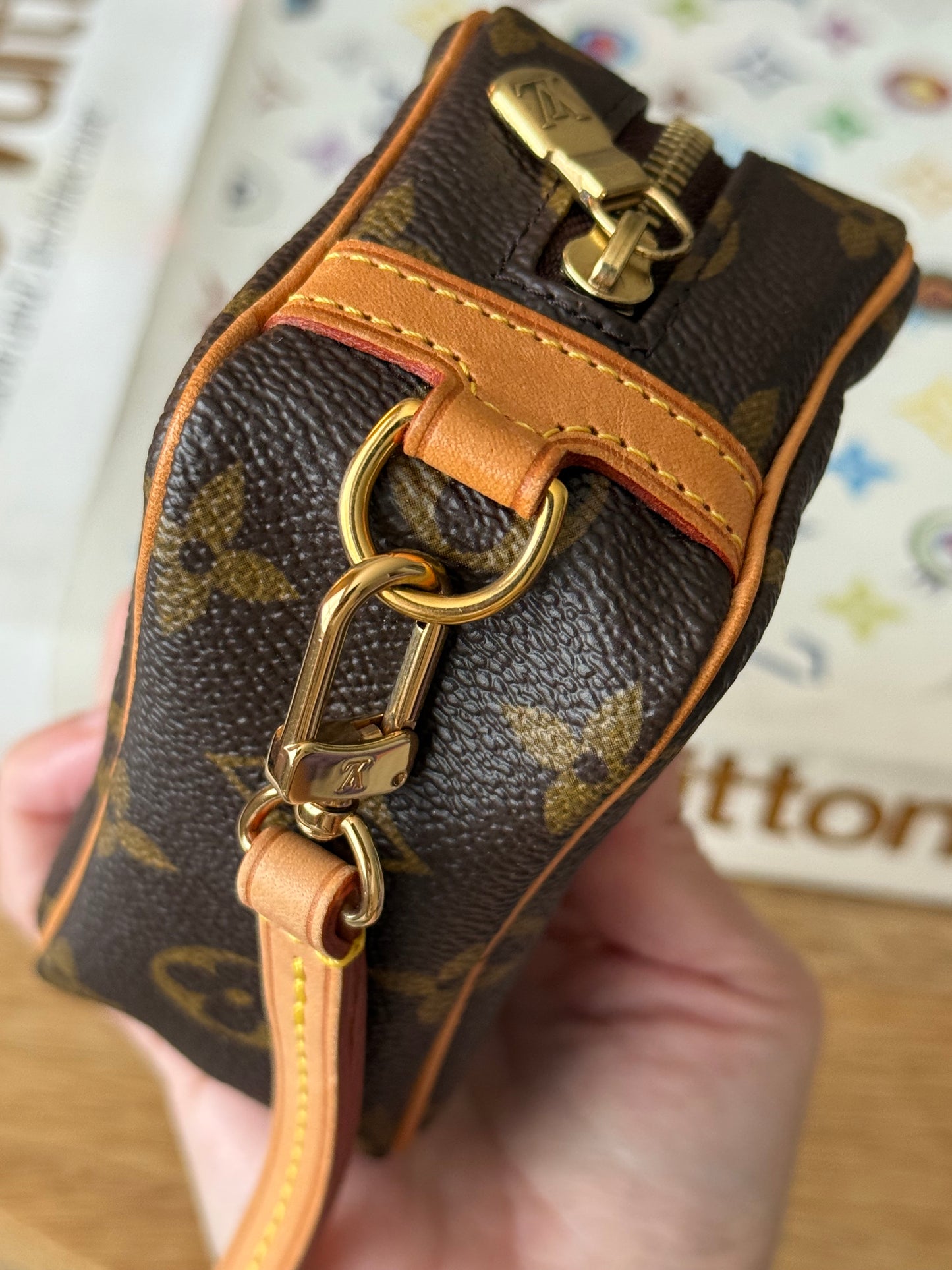 LV Wapity Pouch