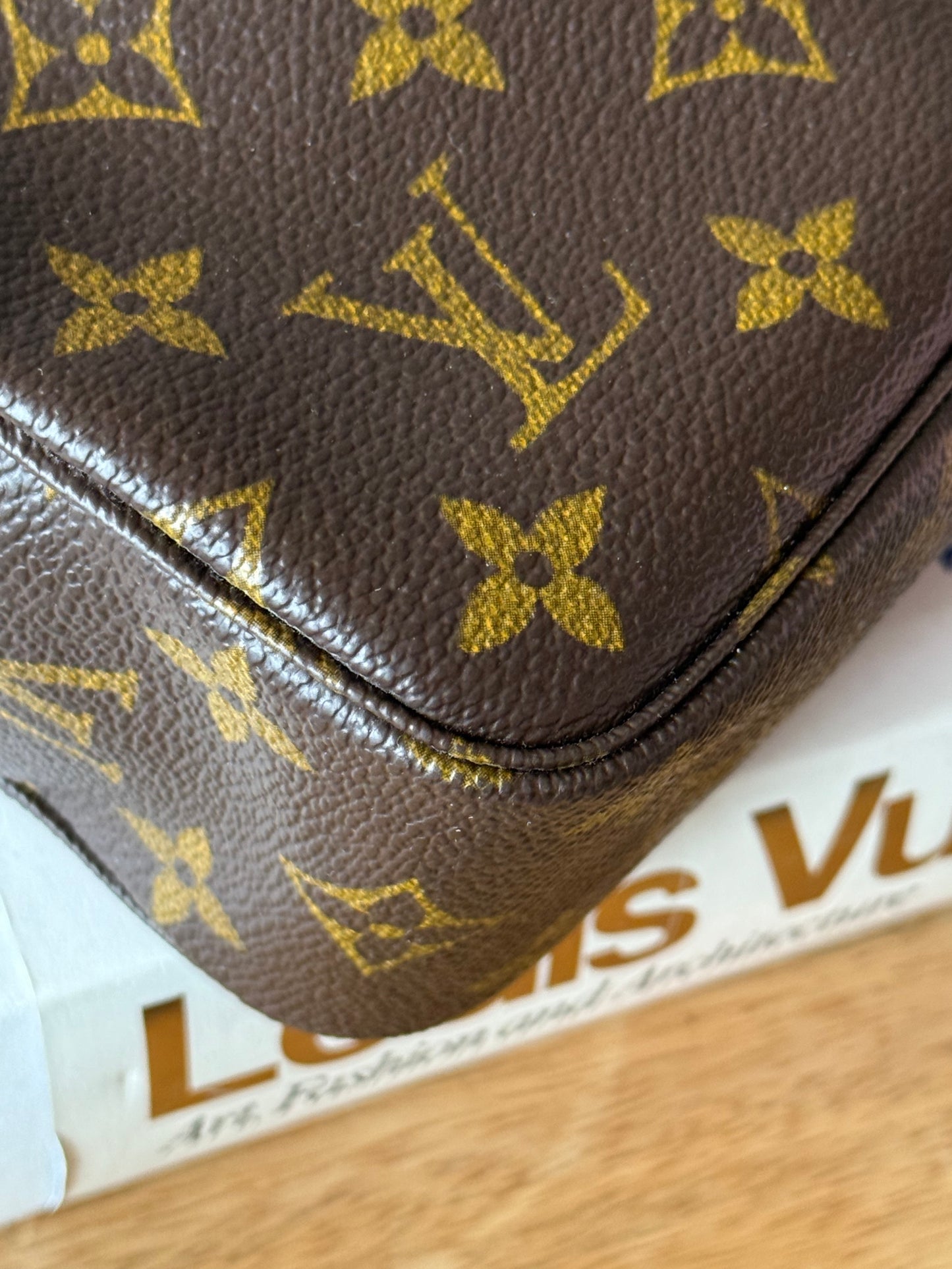 LV Trousse 23 (Newer Model)