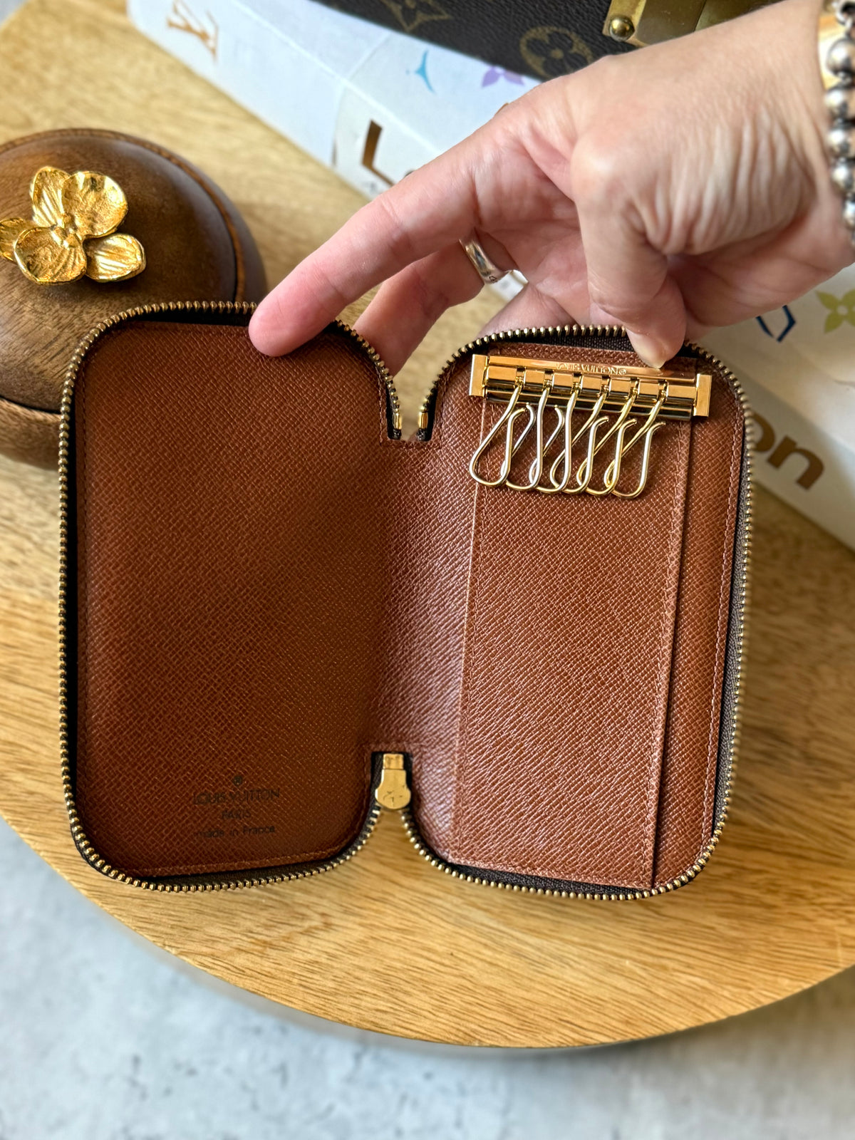 LV Zip around 6 Key Pouch