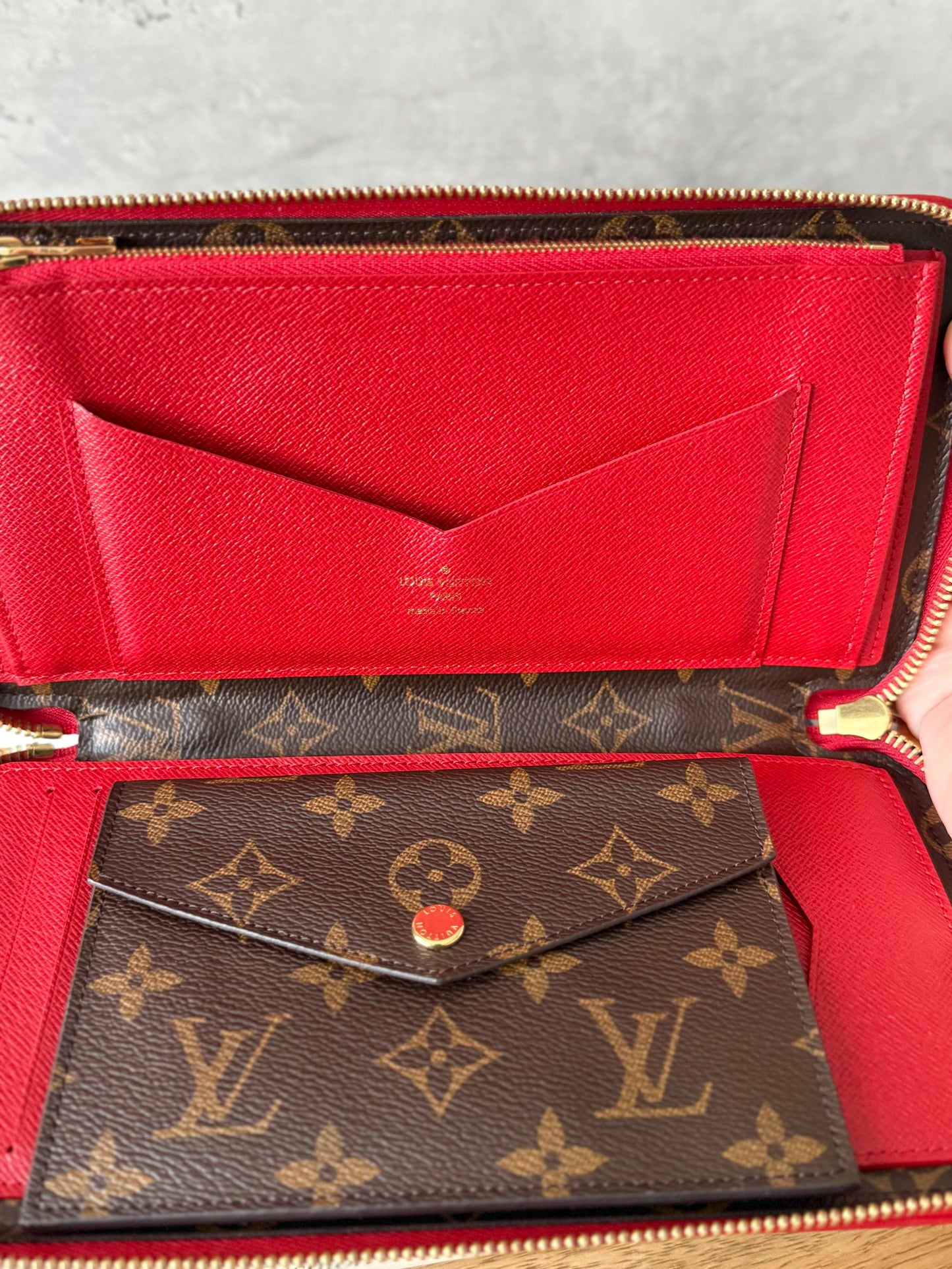 LV Cerise Daily organizer