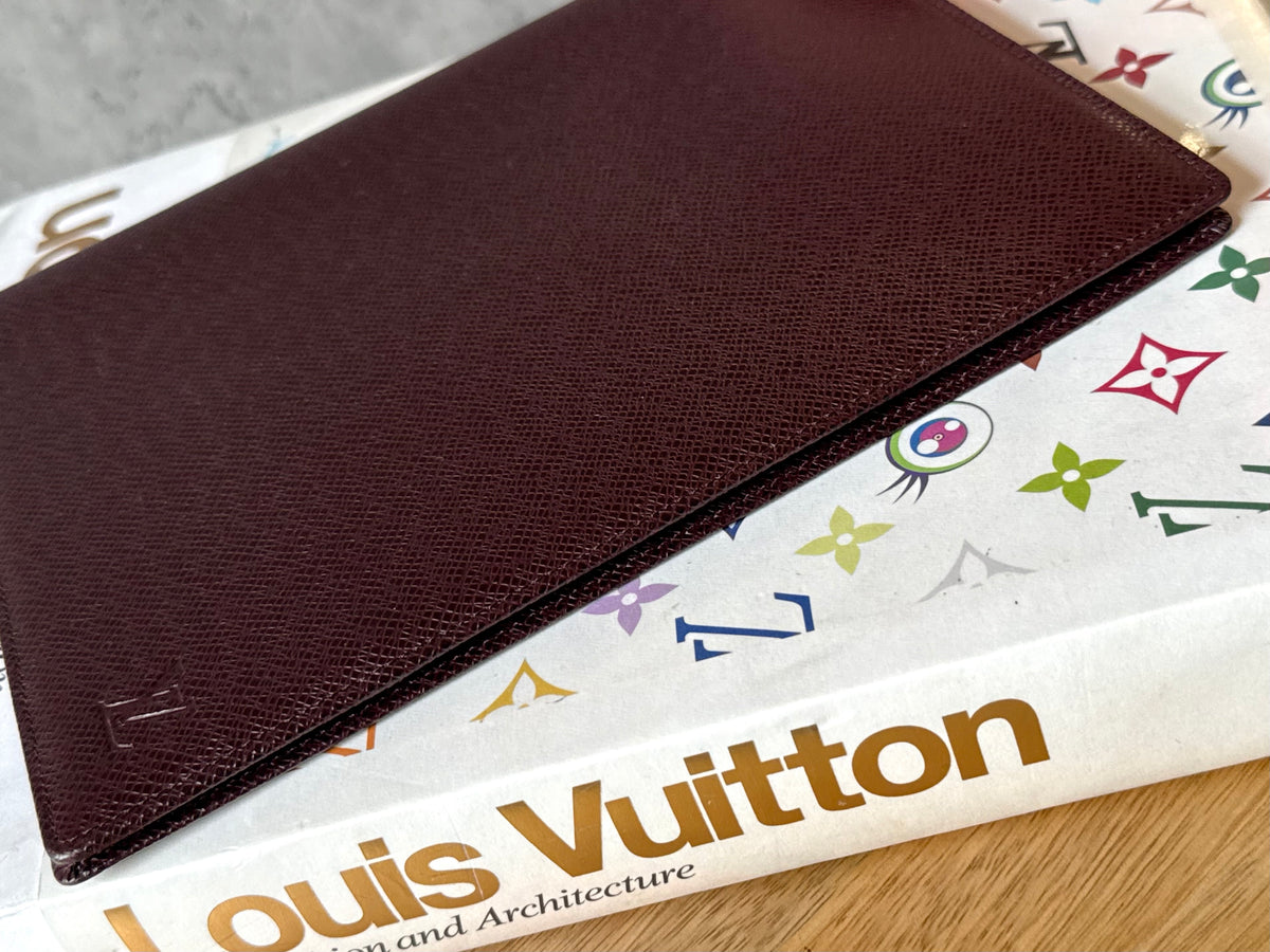 LV Desk Agenda Taiga Mahogany