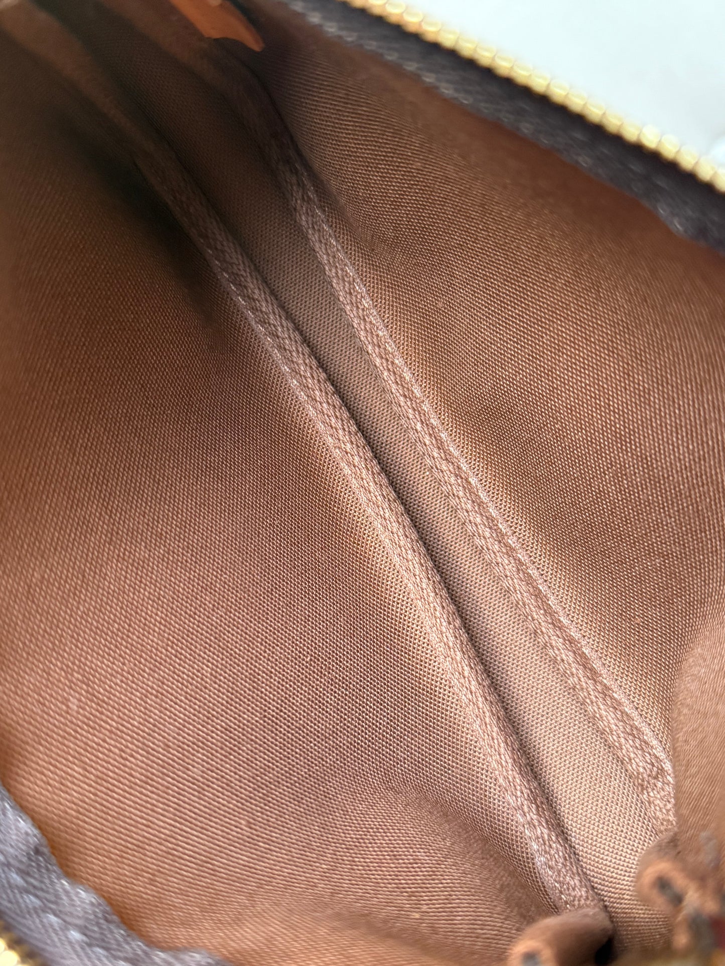 LV Bucket Pochette