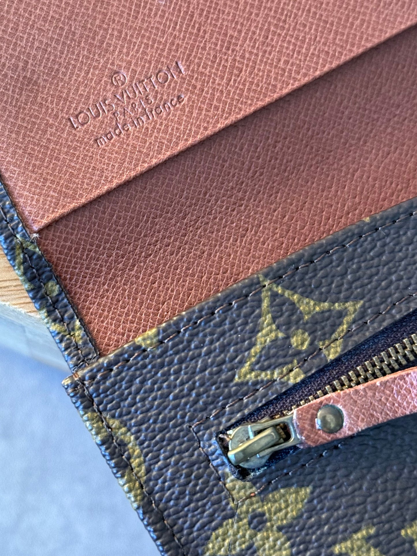 LV Rabat 23 Clutch