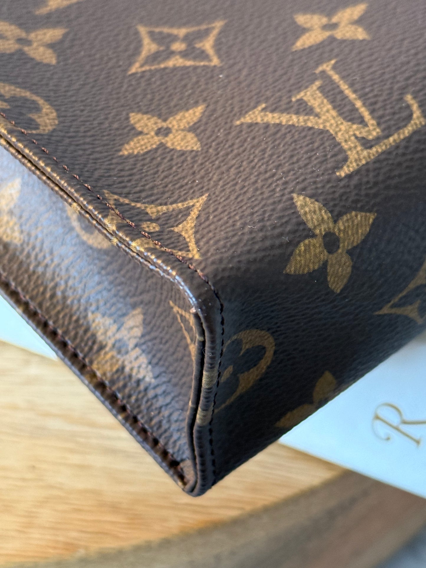 LV Toiletry 26