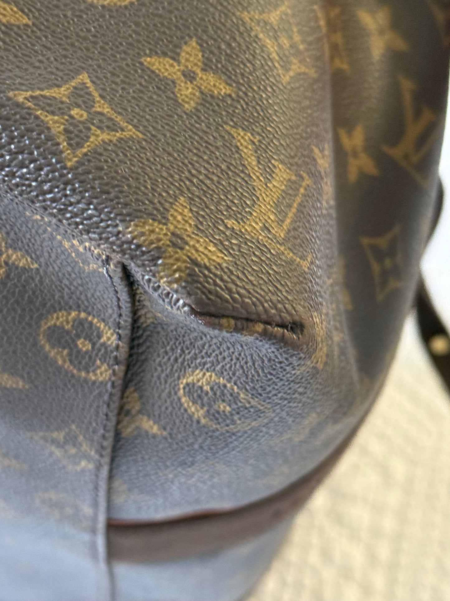 LV Weekender Beaubourg MM