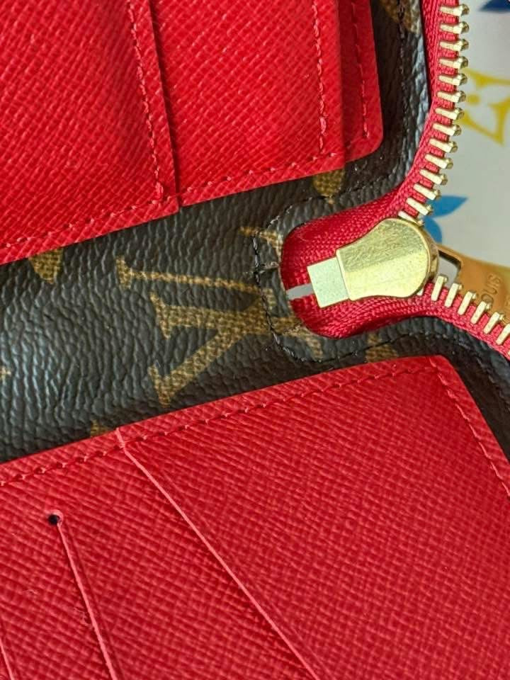 LV Daily Organizer Cerise wallet