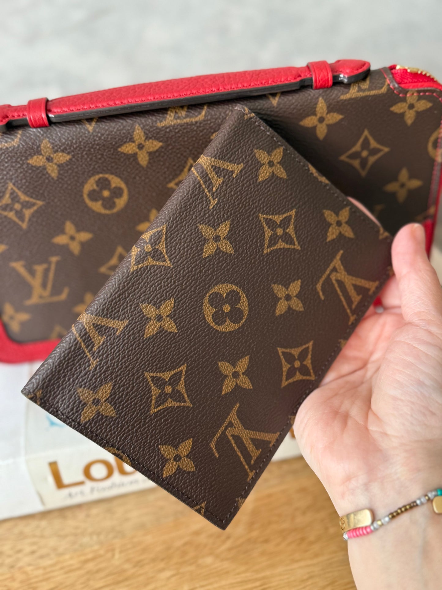 LV Cerise Daily organizer