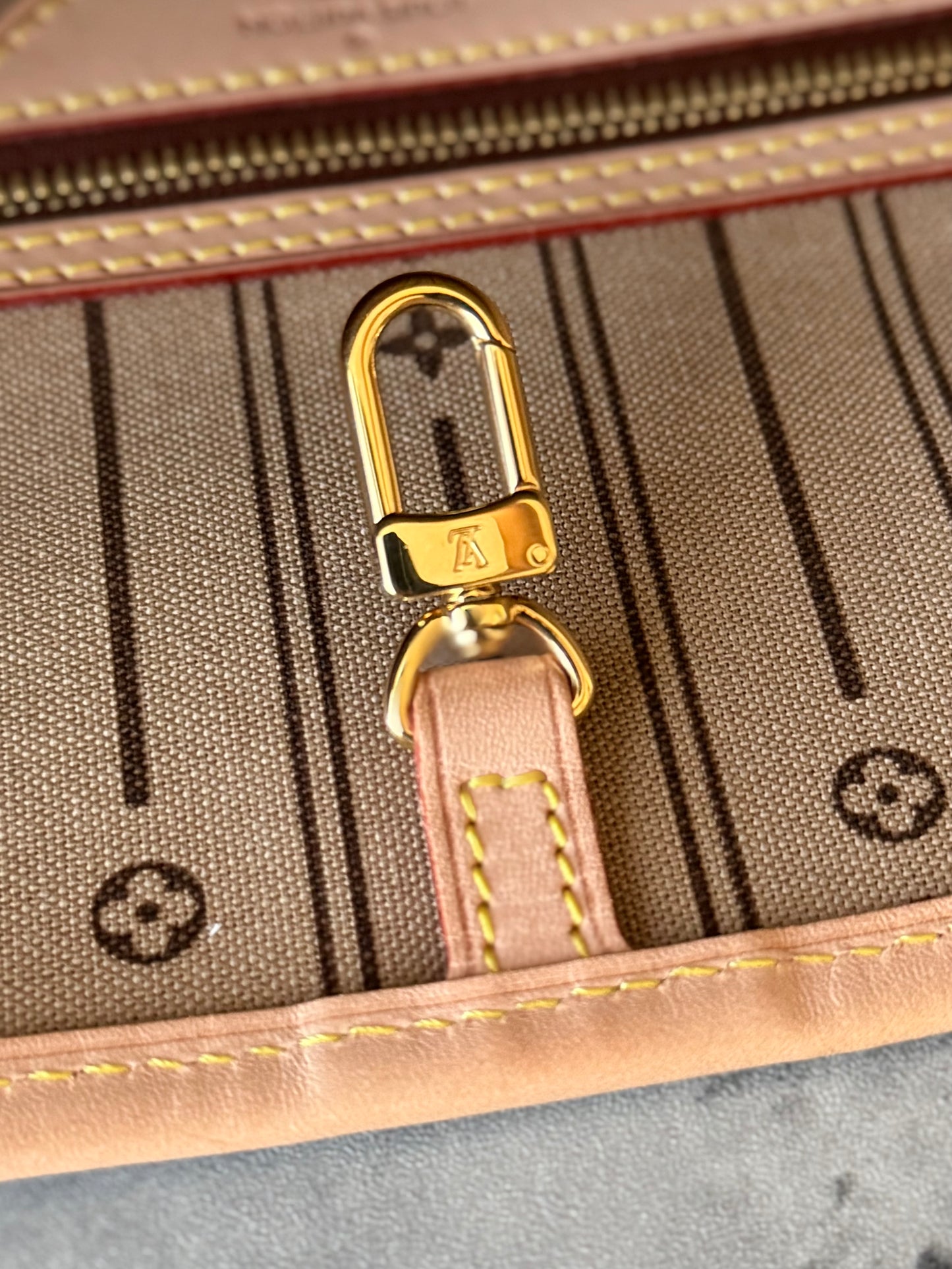 LV Neverfull MM Beige