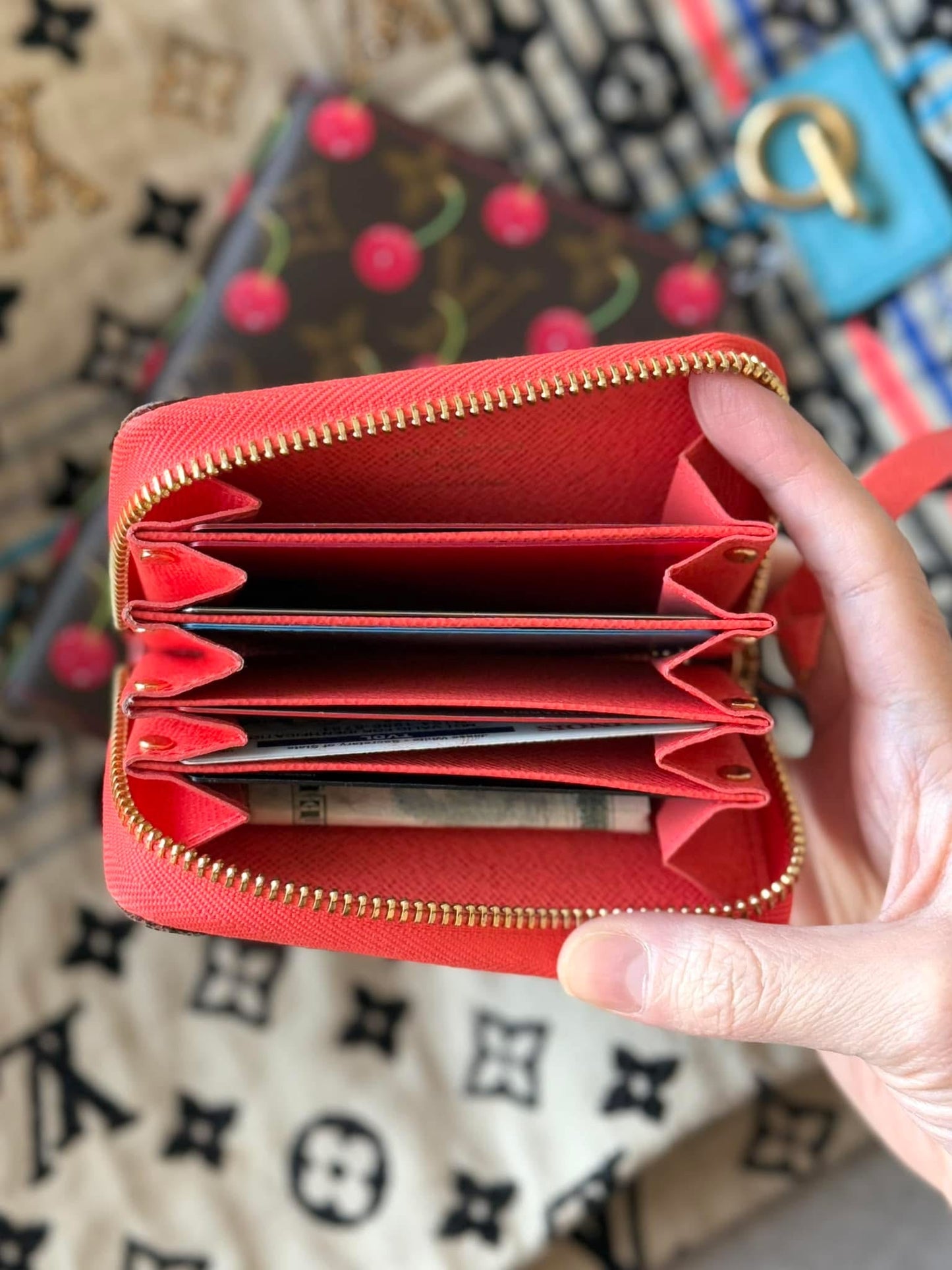 LV Multicartes Poppy Card holder