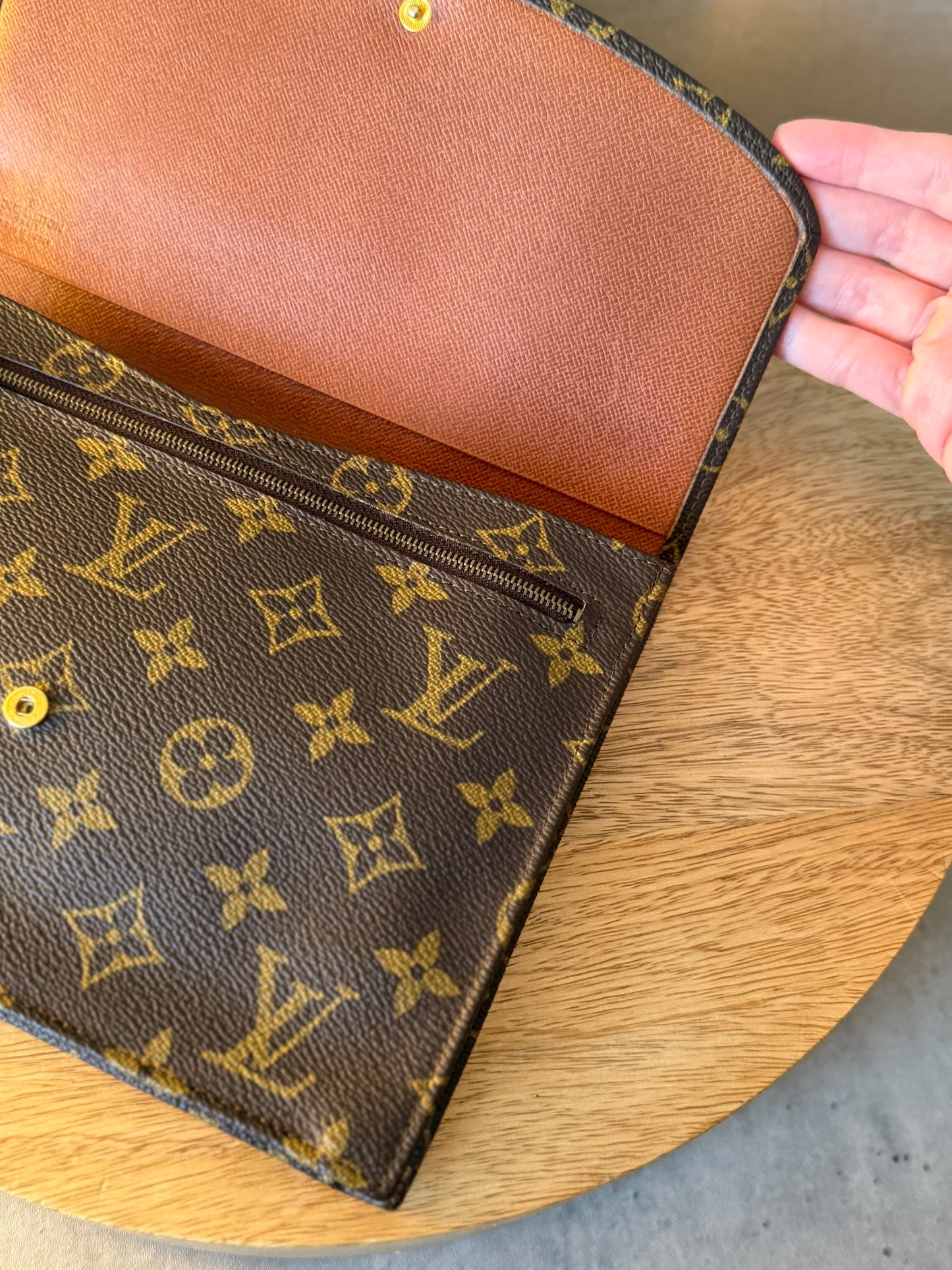 LV Rabat 23 Clutch