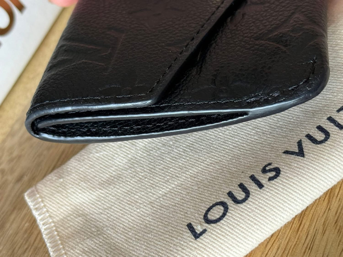 LV Key Pouch Empreinte in Noir