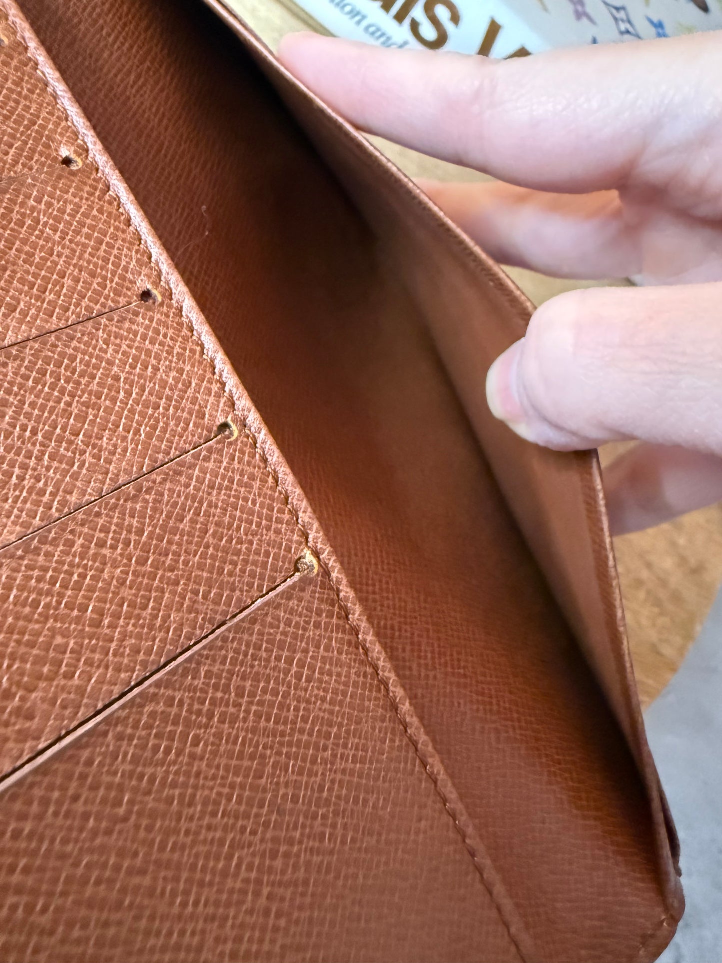 LV checkbook/Planner