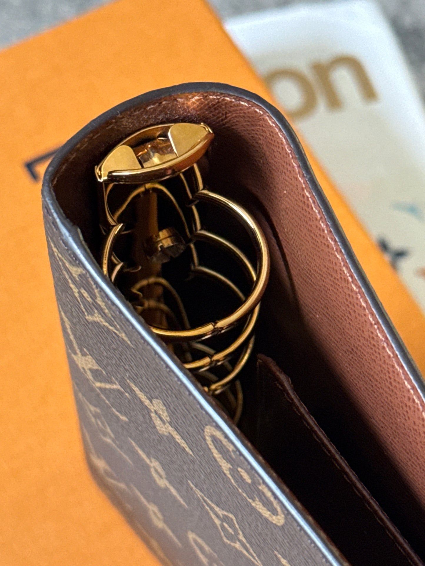 LV Agenda MM monogram