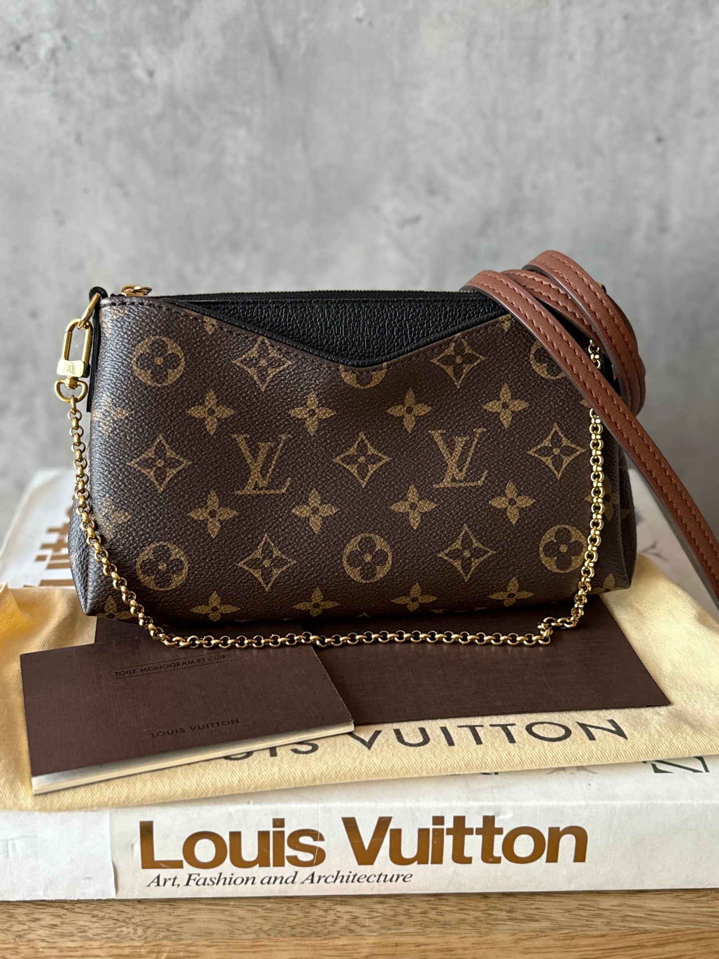 LV Pallas clutch crossbody noir