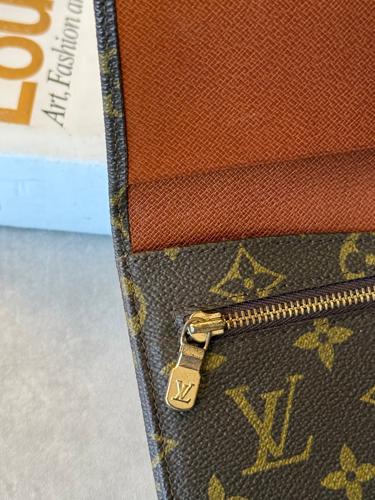 LV Rabat 23 Clutch