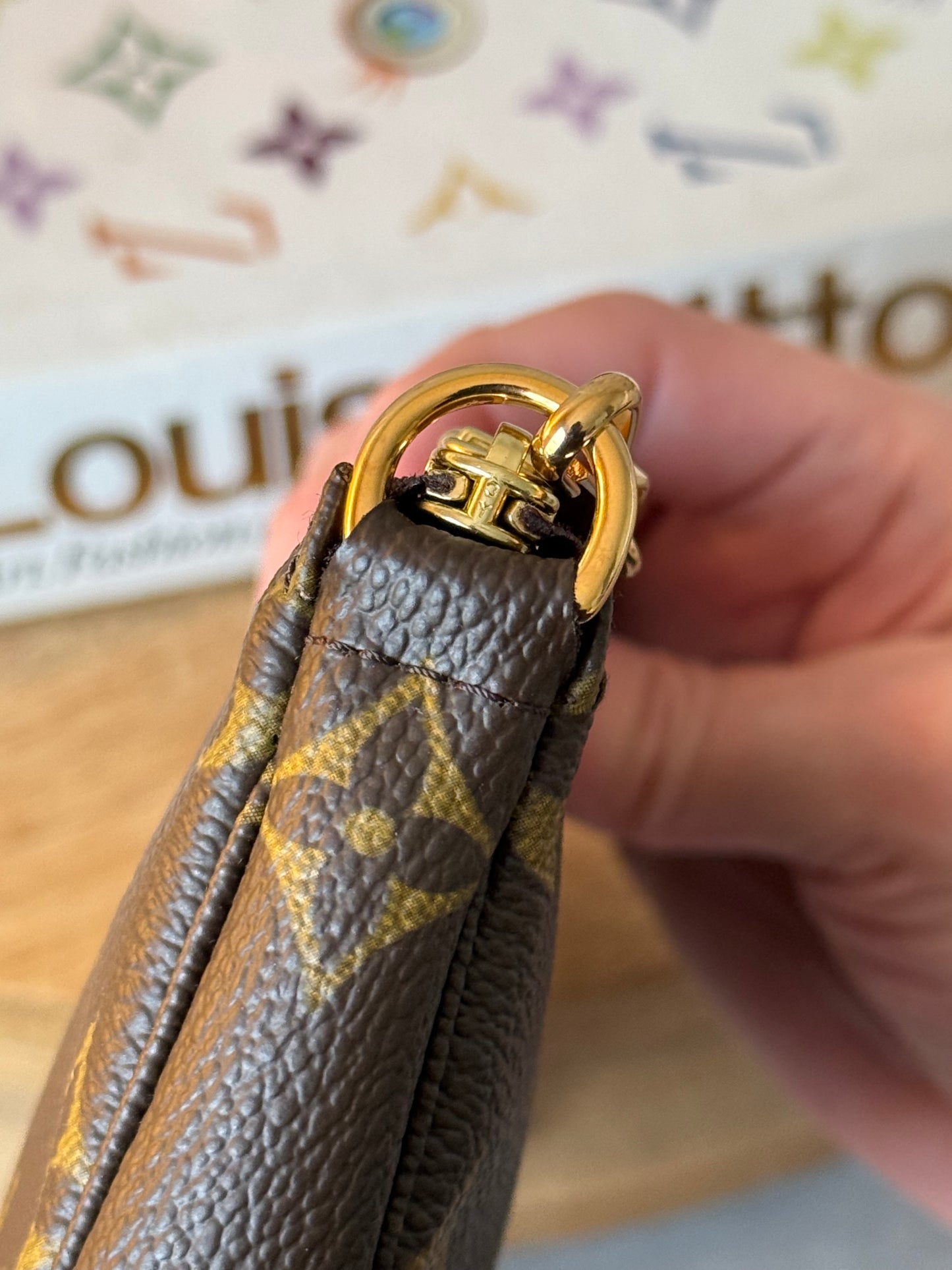 LV Bucket Pochette