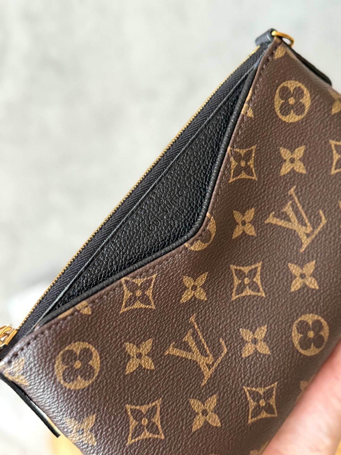 LV Pallas clutch crossbody noir