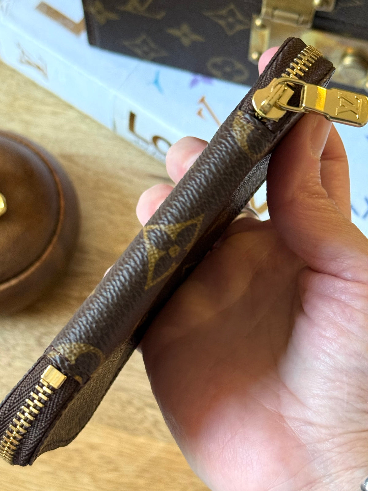 LV Zip around 6 Key Pouch