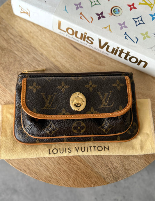 LV Tikal Pochette