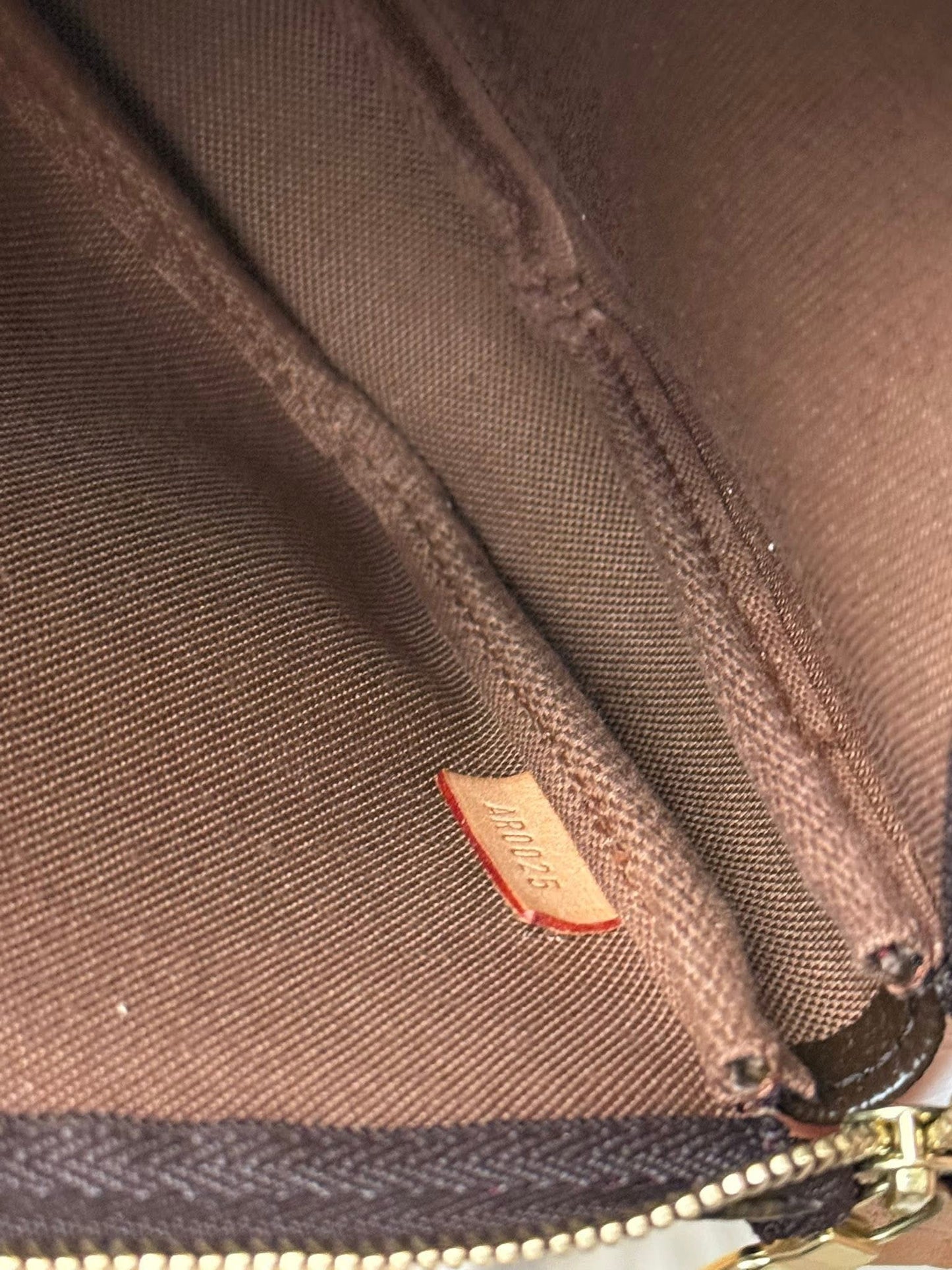 LV Pochette Accesoires Cerise
