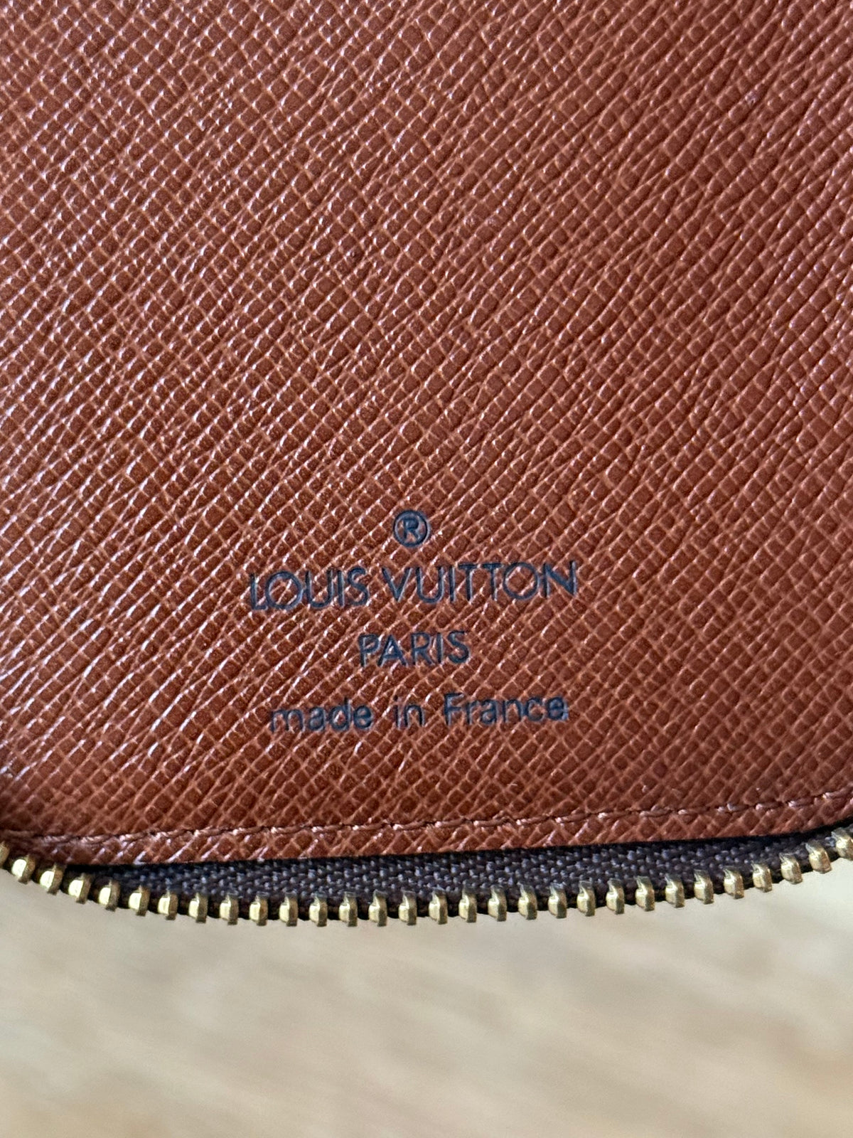 LV Zip around 6 Key Pouch