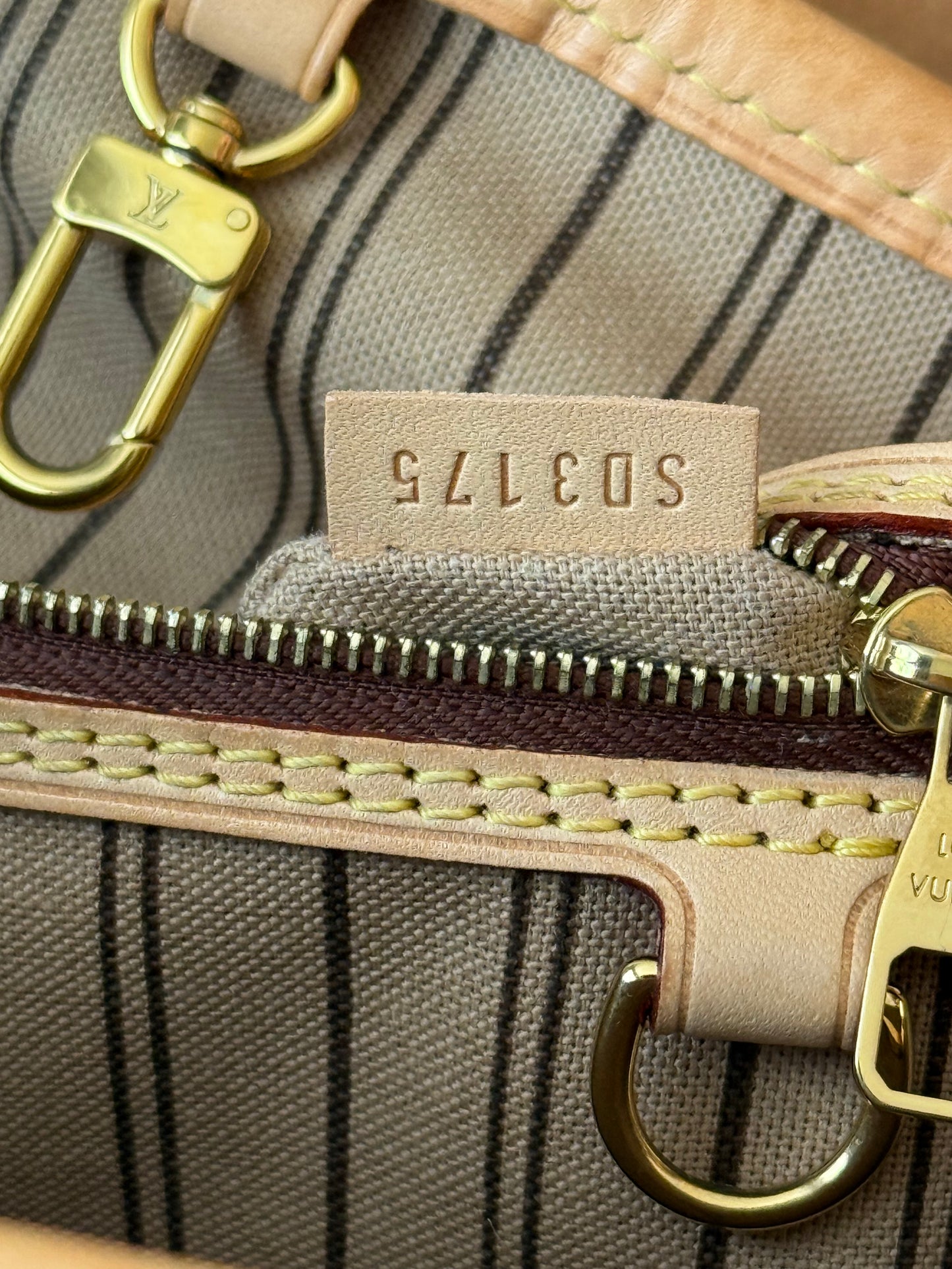 LV Delightful MM Beige