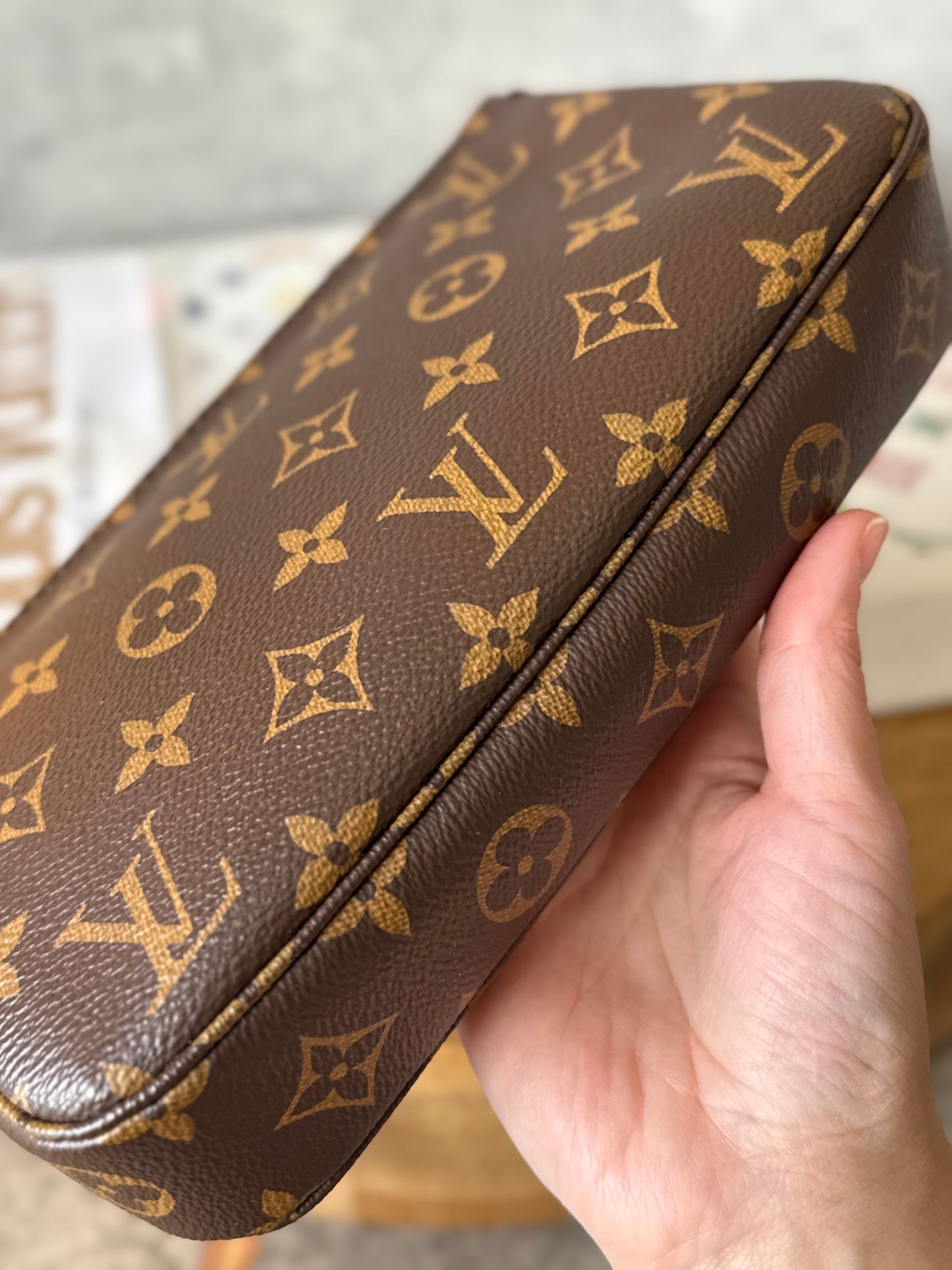LV Pochette Accesoires NM